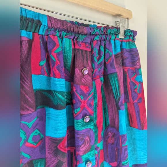 80's Geometric Midi Skirt with Buttons - Picture 2 of 6